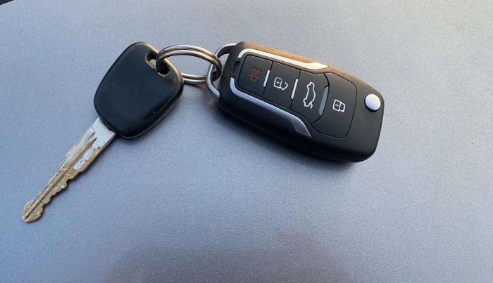 2013 Maruti Wagon R 1.0 LXI, Petrol, Manual, 45,607 km, Key Close Up