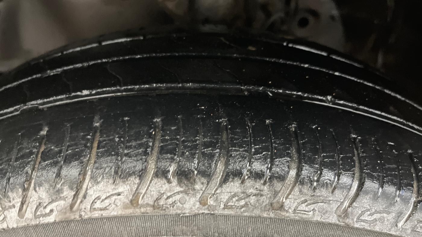 2015 Honda Amaze 1.2L I-VTEC SX, Petrol, Manual, 68,910 km, Left Front Tyre Tread