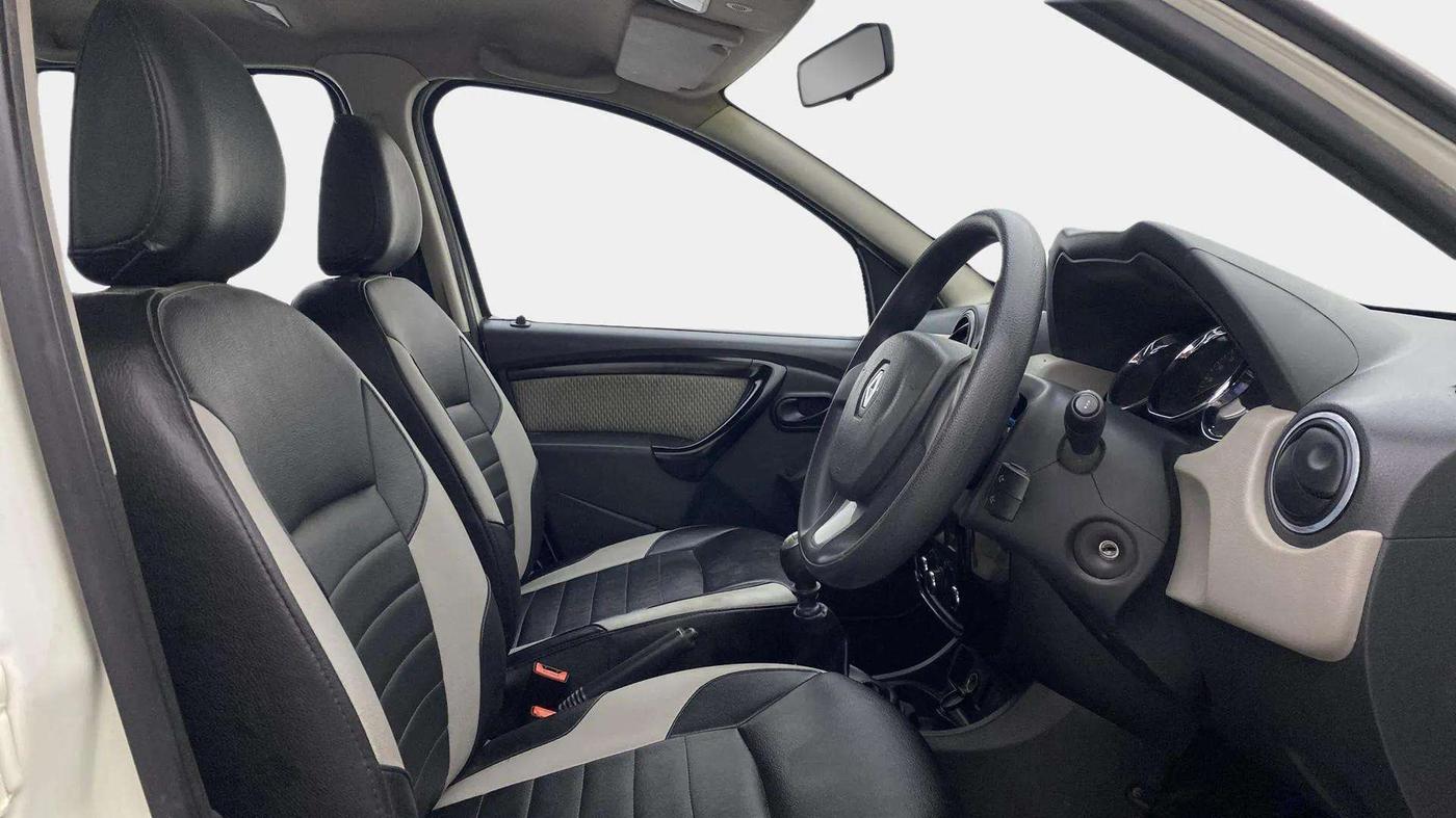 2015 Renault Duster 110 PS RXL DIESEL, Diesel, Manual, 77,008 km, Right Side Front Door Cabin