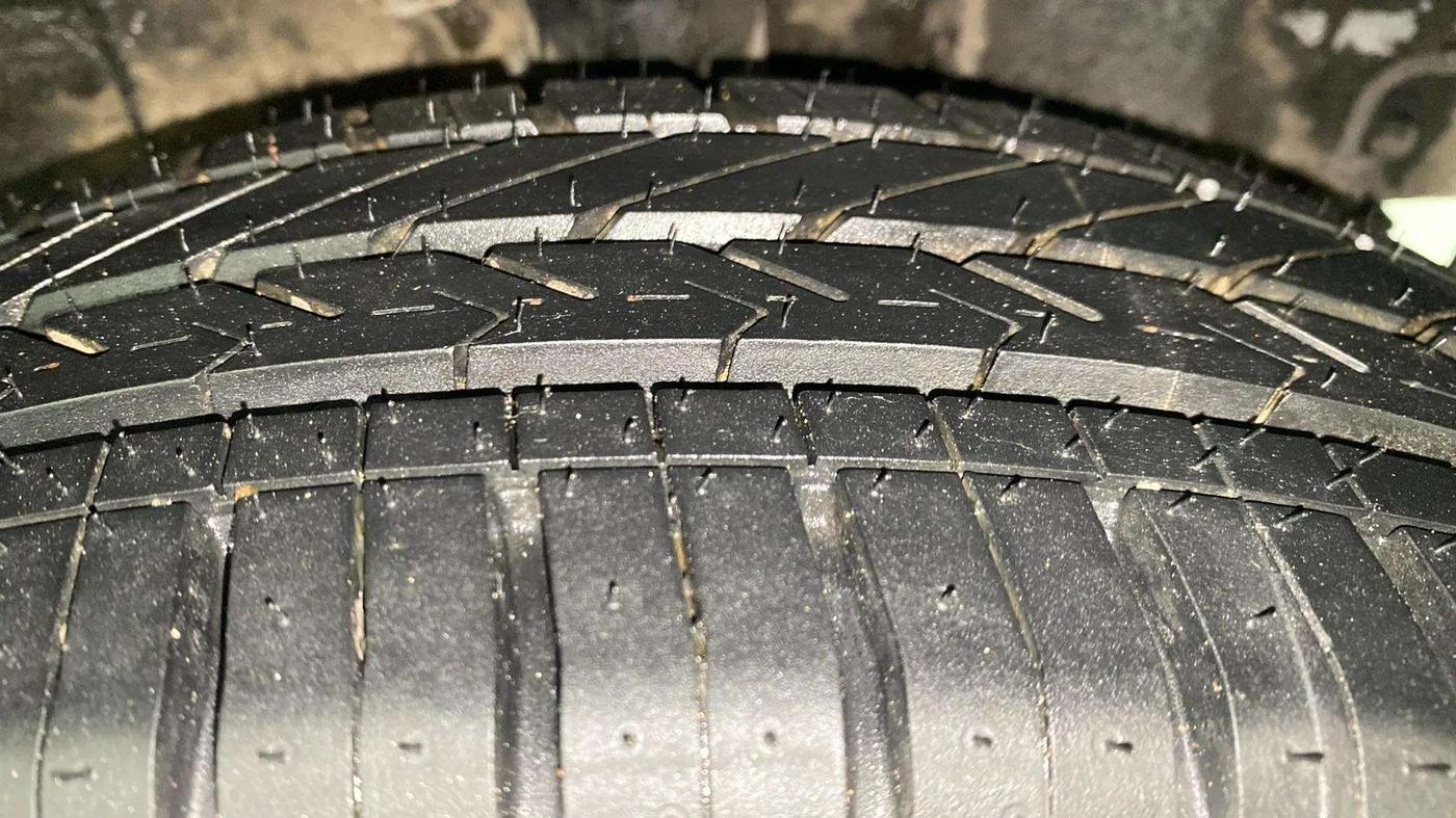 2018 Hyundai Grand i10 SPORTZ AT 1.2 KAPPA VTVT, Petrol, Automatic, 34,854 km, Left Rear Tyre Tread