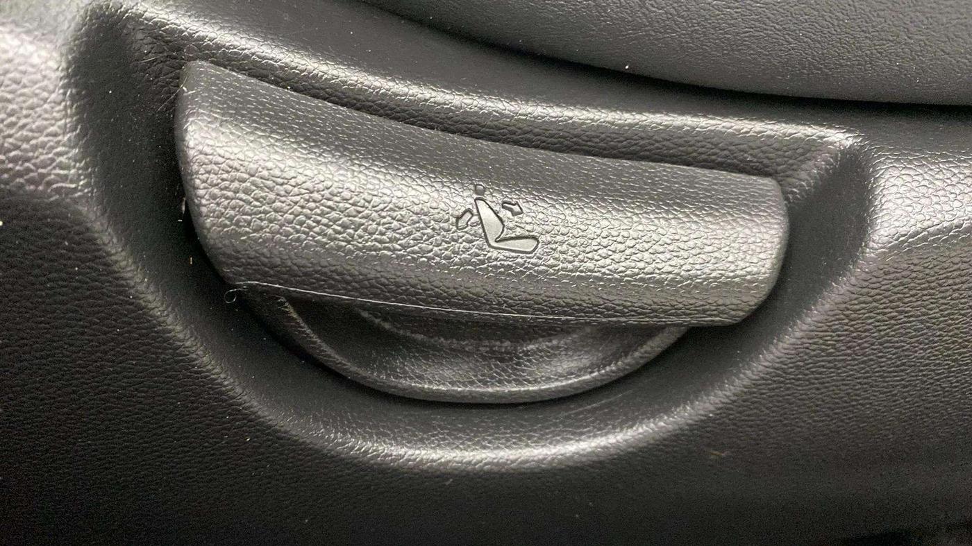 2018 Hyundai Grand i10 SPORTZ AT 1.2 KAPPA VTVT, Petrol, Automatic, 34,854 km, Driver Side Adjustment Panel