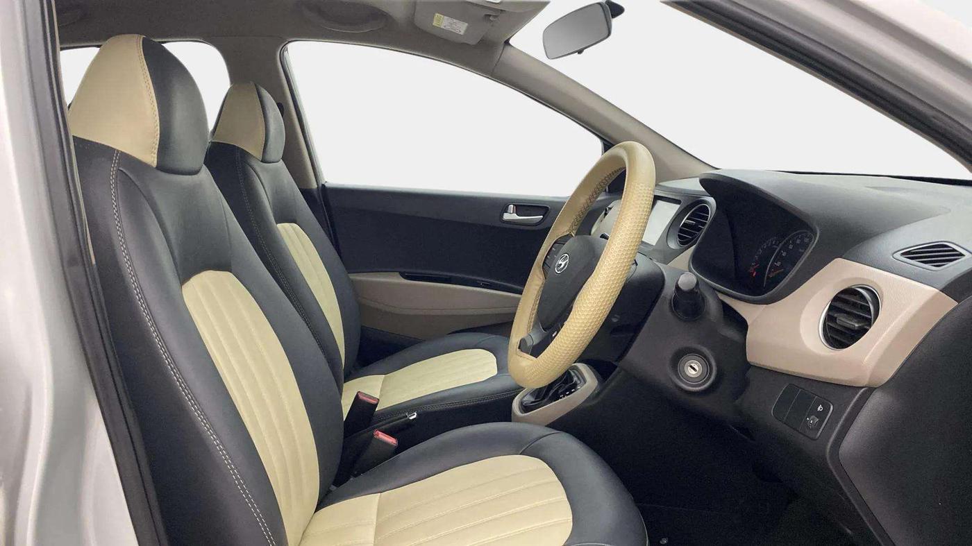 2018 Hyundai Grand i10 SPORTZ AT 1.2 KAPPA VTVT, Petrol, Automatic, 34,854 km, Right Side Front Door Cabin