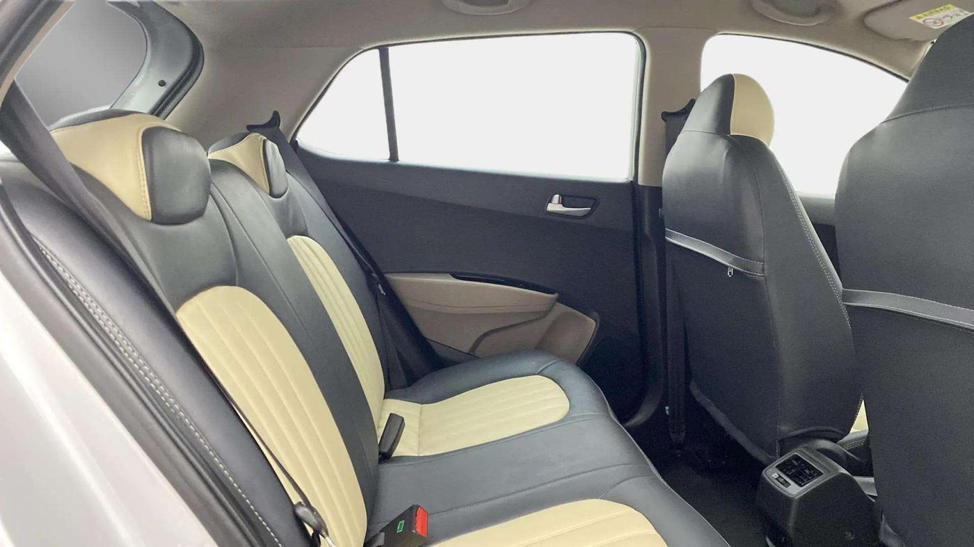 2018 Hyundai Grand i10 SPORTZ AT 1.2 KAPPA VTVT, Petrol, Automatic, 34,854 km, Right Side Rear Door Cabin