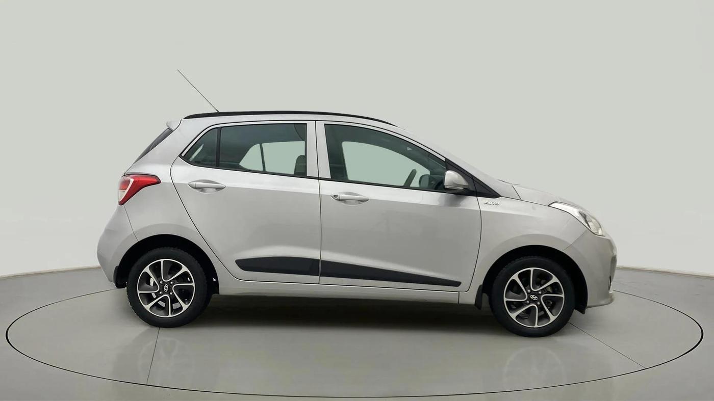 2018 Hyundai Grand i10 SPORTZ AT 1.2 KAPPA VTVT, Petrol, Automatic, 34,854 km, Right Side View