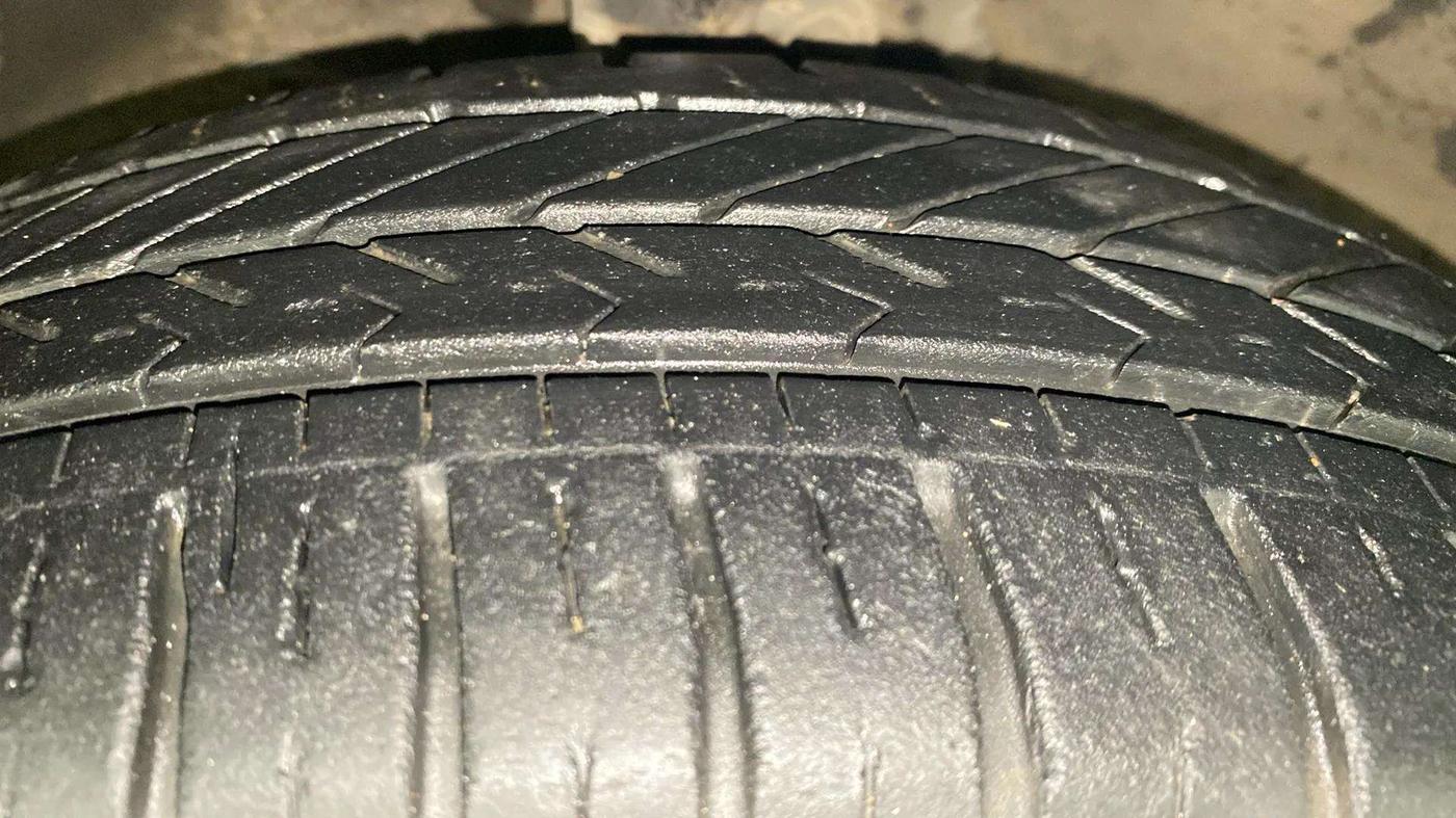 2018 Hyundai Grand i10 SPORTZ AT 1.2 KAPPA VTVT, Petrol, Automatic, 34,854 km, Left Front Tyre Tread