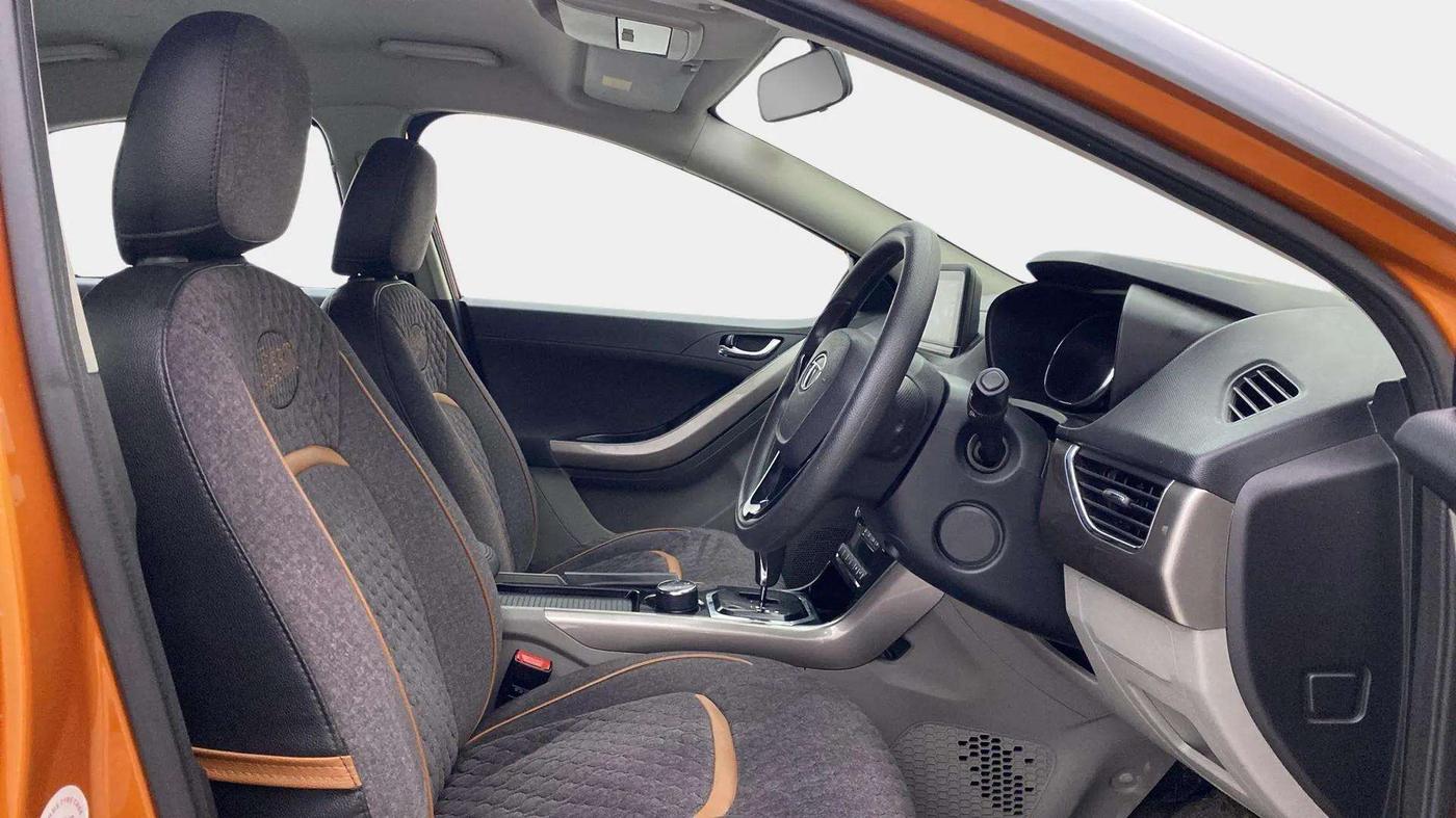 2018 Tata NEXON XZA PLUS DIESEL DUAL TONE, Diesel, Automatic, 54,618 km, Right Side Front Door Cabin