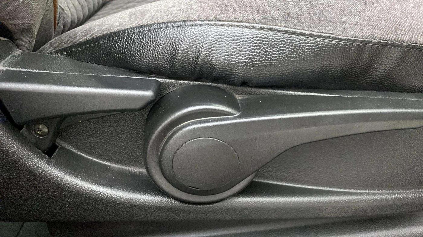 2018 Tata NEXON XZA PLUS DIESEL DUAL TONE, Diesel, Automatic, 54,618 km, Driver Side Adjustment Panel