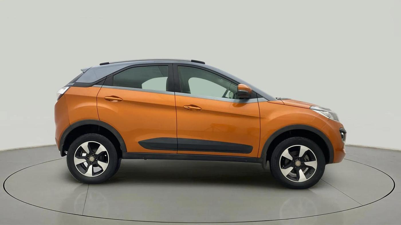 2018 Tata NEXON XZA PLUS DIESEL DUAL TONE, Diesel, Automatic, 54,618 km, Right Side View