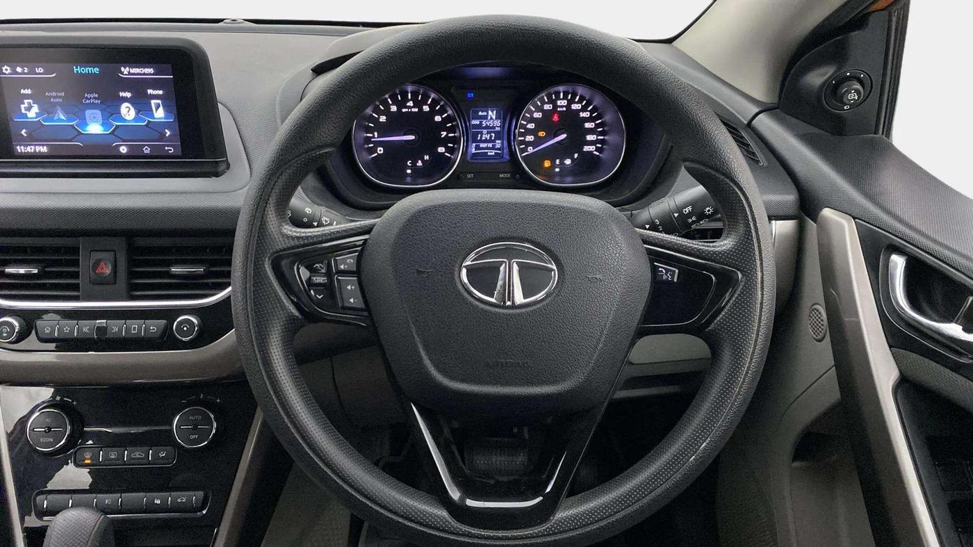 2018 Tata NEXON XZA PLUS DIESEL DUAL TONE, Diesel, Automatic, 54,618 km, Steering Wheel Close Up