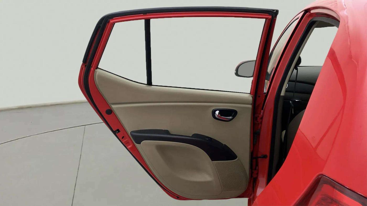 2013 Hyundai i10 SPORTZ 1.2 AT, Petrol, Automatic, 80,498 km, LHS Rear Door