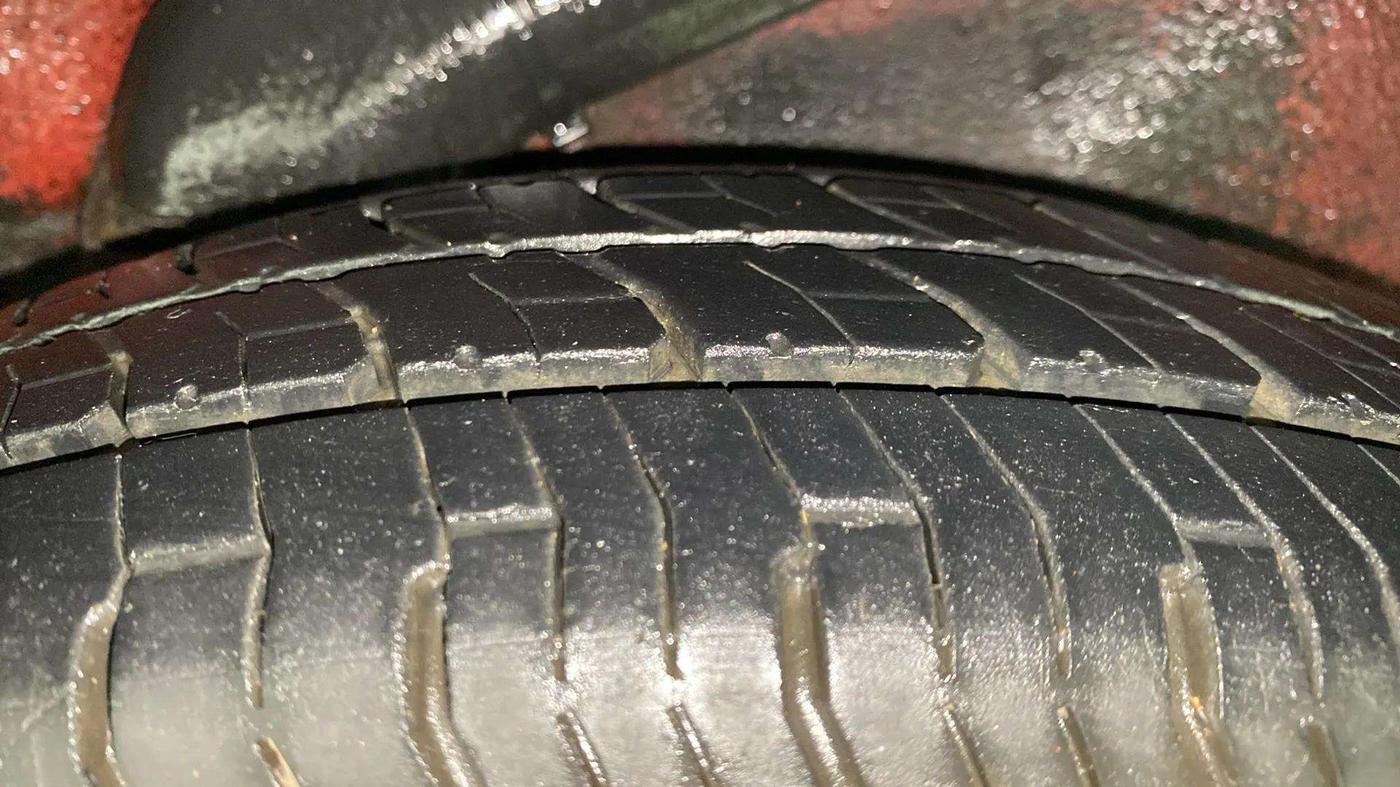 2013 Hyundai i10 SPORTZ 1.2 AT, Petrol, Automatic, 80,498 km, Left Rear Tyre Tread