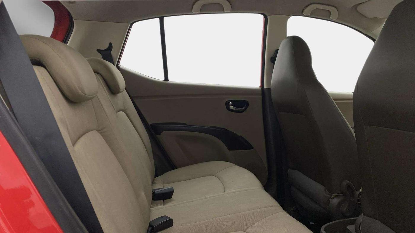 2013 Hyundai i10 SPORTZ 1.2 AT, Petrol, Automatic, 80,498 km, Right Side Rear Door Cabin