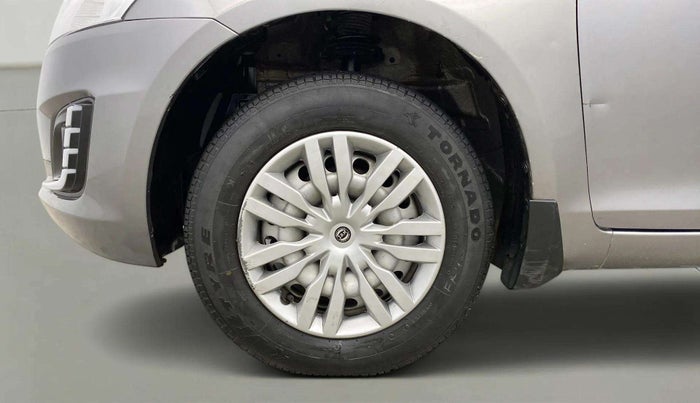 2017 Maruti Swift LXI (O), CNG, Manual, 46,745 km, Left Front Wheel