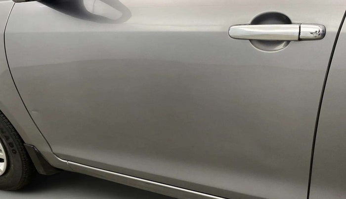 2017 Maruti Swift LXI (O), CNG, Manual, 46,745 km, Front passenger door - Slightly dented