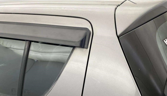 2017 Maruti Swift LXI (O), CNG, Manual, 46,745 km, Left C pillar - Trim cover damaged