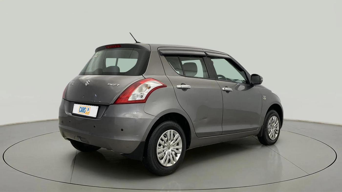 2017 Maruti Swift LXI (O), CNG, Manual, 46,745 km, Right Back Diagonal