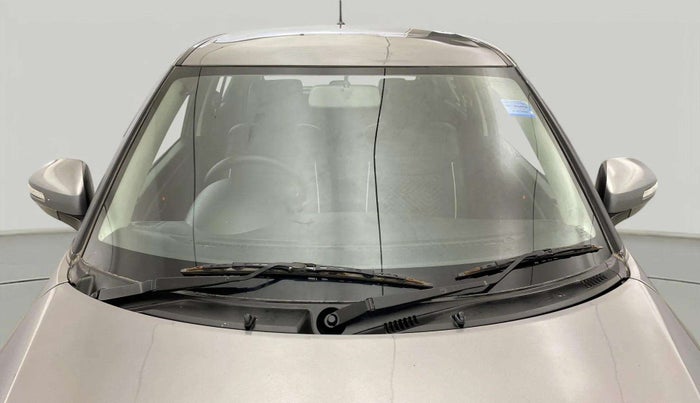 2017 Maruti Swift LXI (O), CNG, Manual, 46,745 km, Front Windshield