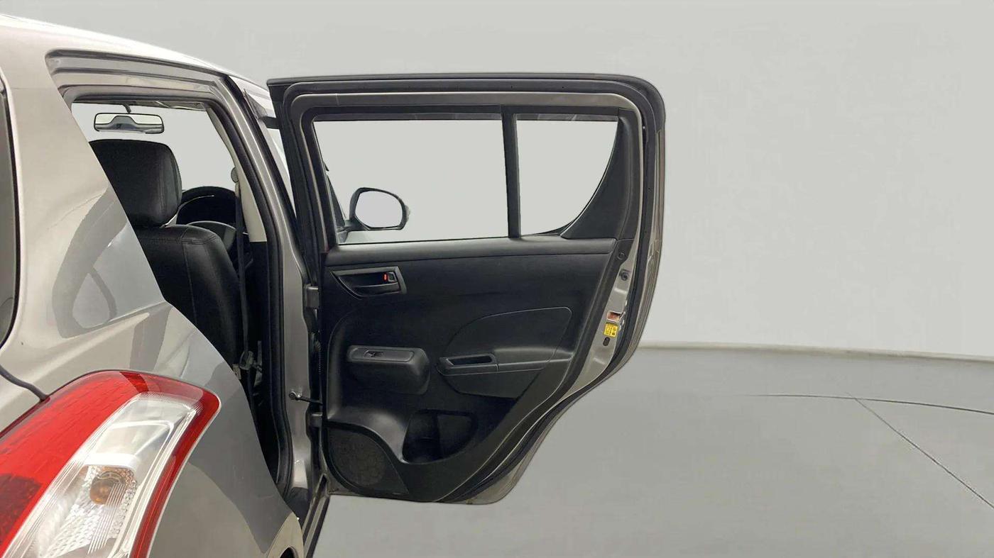 2017 Maruti Swift LXI (O), CNG, Manual, 46,745 km, RHS Rear Door