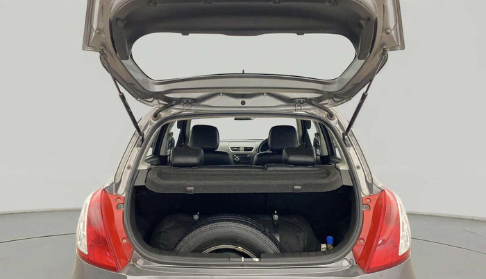 2017 Maruti Swift LXI (O), CNG, Manual, 46,745 km, Boot Inside