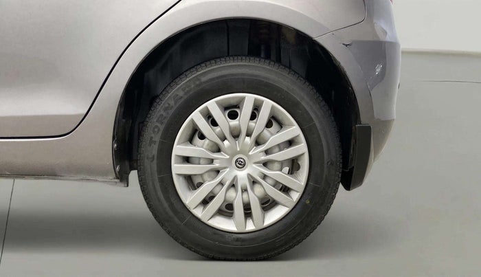 2017 Maruti Swift LXI (O), CNG, Manual, 46,745 km, Left Rear Wheel