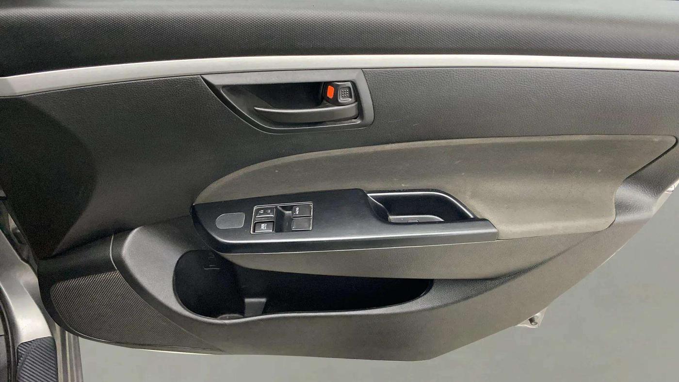 2017 Maruti Swift LXI (O), CNG, Manual, 46,745 km, Driver Side Door Panels Control