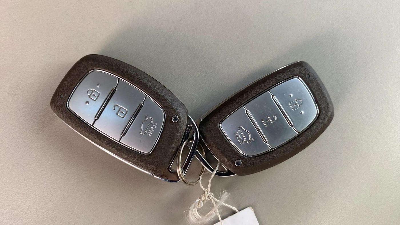 2023 Hyundai EXTER SX (O) CONNECT, Petrol, Manual, 19,873 km, Key Close Up