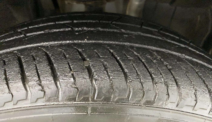 2022 Nissan MAGNITE XE, Petrol, Manual, 28,537 km, Right Front Tyre Tread