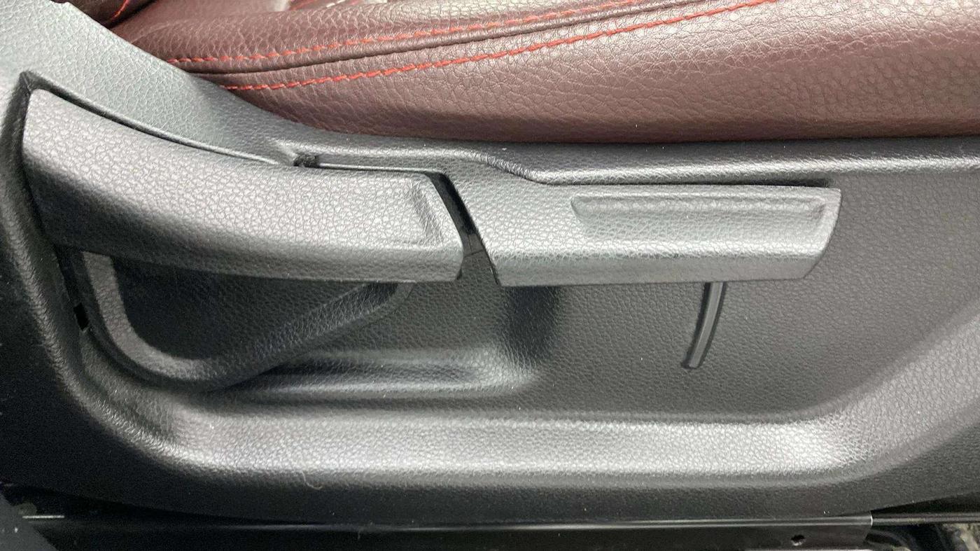 2021 KIA SONET HTX 1.5, Diesel, Manual, 93,396 km, Driver Side Adjustment Panel