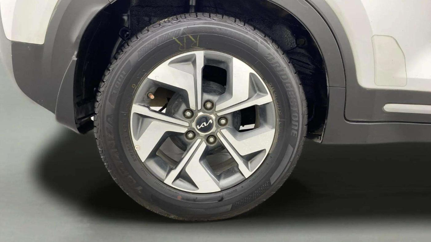 2021 KIA SONET HTX 1.5, Diesel, Manual, 93,396 km, Right Rear Wheel