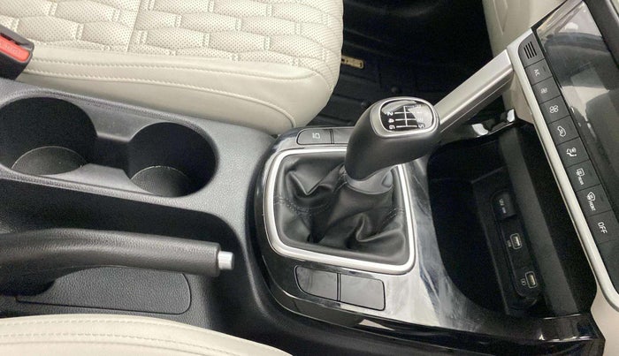 2023 KIA SELTOS  HTX 1.5 PETROL MT, Petrol, Manual, 30,973 km, Gear Lever