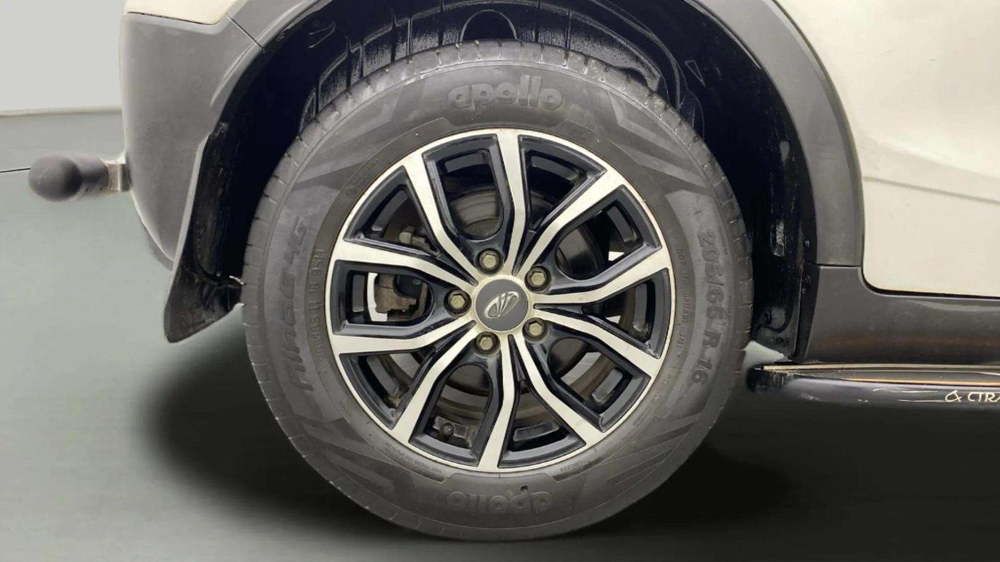 2021 Mahindra XUV300 W6 1.2 PETROL AMT, Petrol, Automatic, 41,770 km, Right Rear Wheel