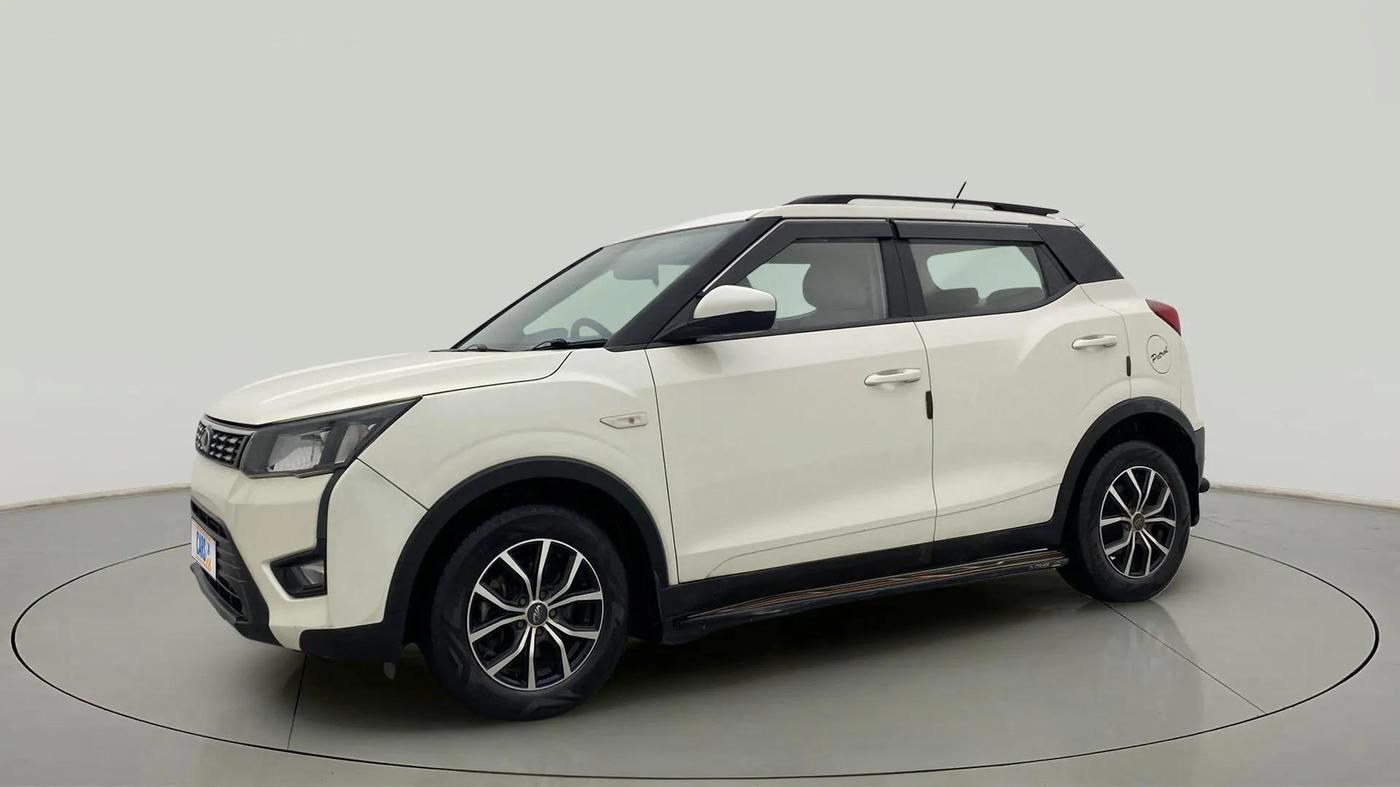 2021 Mahindra XUV300 W6 1.2 PETROL AMT, Petrol, Automatic, 41,770 km, Left Front Diagonal