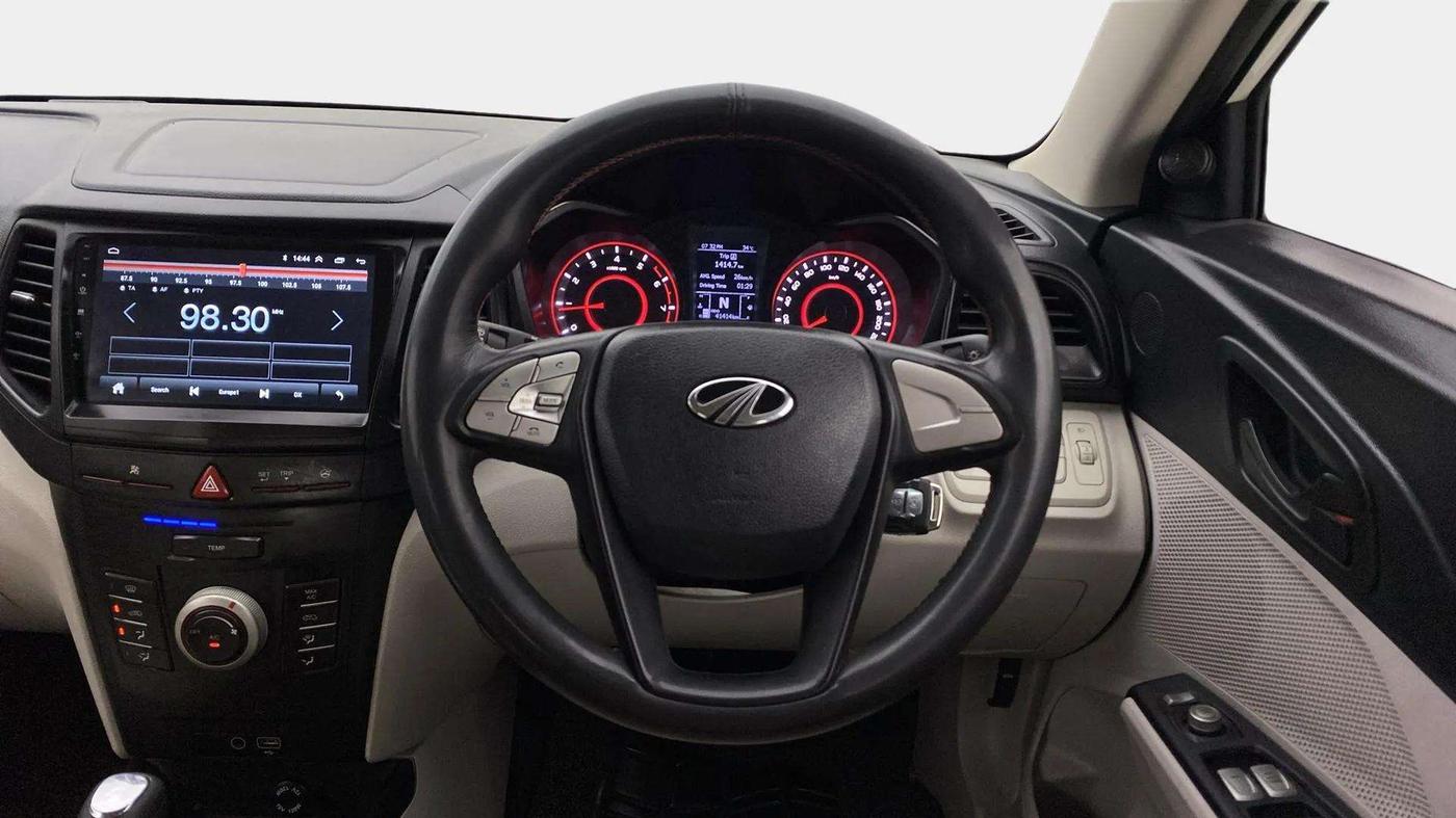 2021 Mahindra XUV300 W6 1.2 PETROL AMT, Petrol, Automatic, 41,770 km, Steering Wheel Close Up
