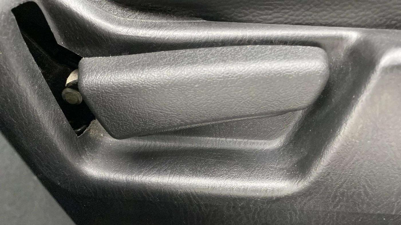 2019 Maruti Alto VXI, Petrol, Manual, 31,354 km, Driver Side Adjustment Panel