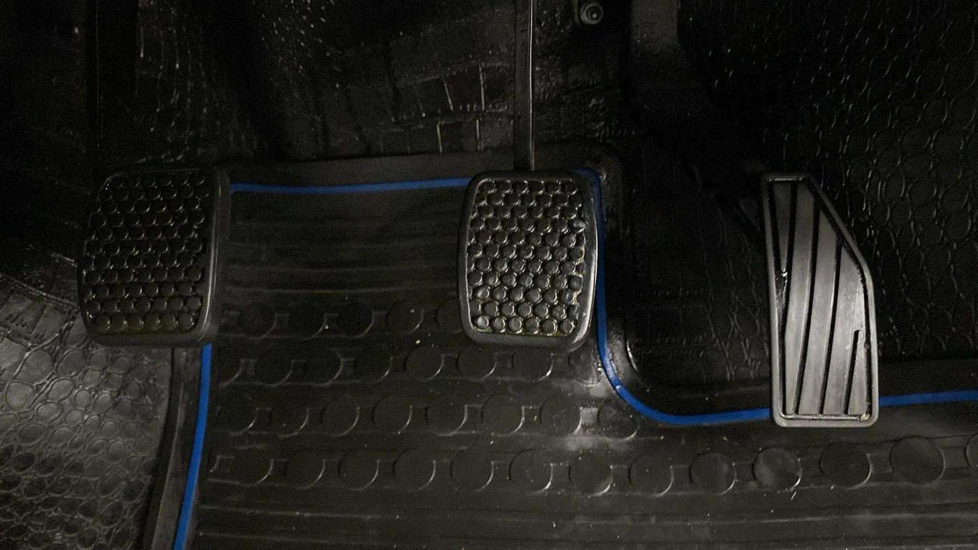 2019 Maruti Alto VXI, Petrol, Manual, 31,354 km, Pedals