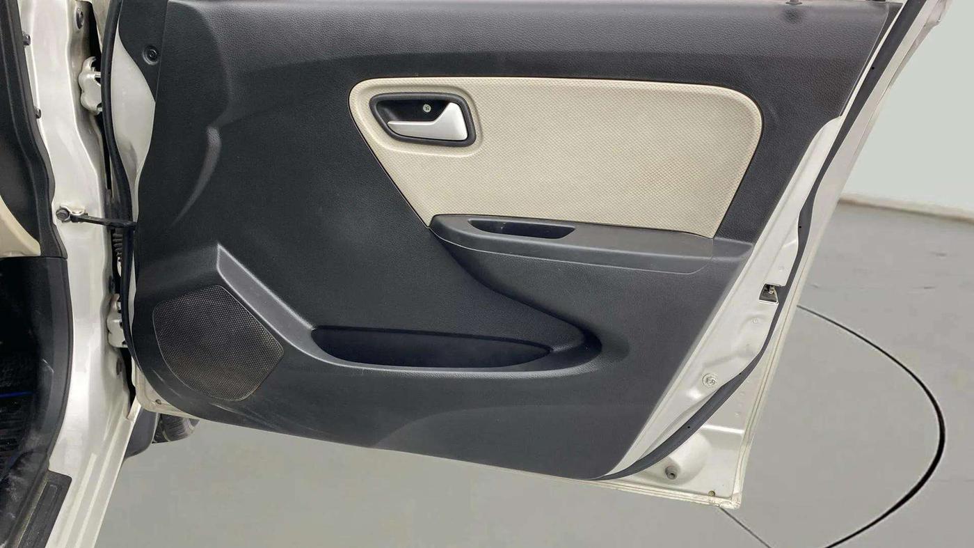 2019 Maruti Alto VXI, Petrol, Manual, 31,354 km, Driver Side Door Panels Control