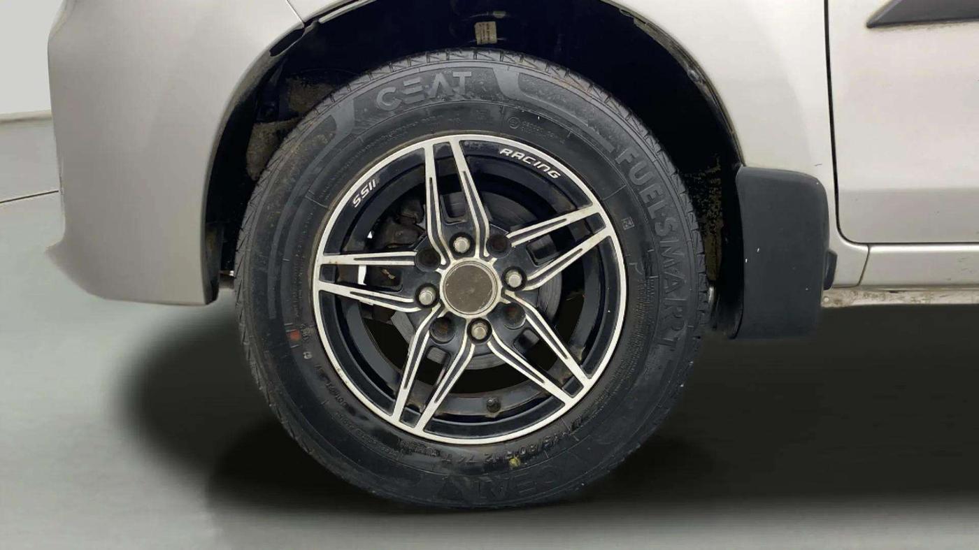 2019 Maruti Alto VXI, Petrol, Manual, 31,354 km, Left Front Wheel