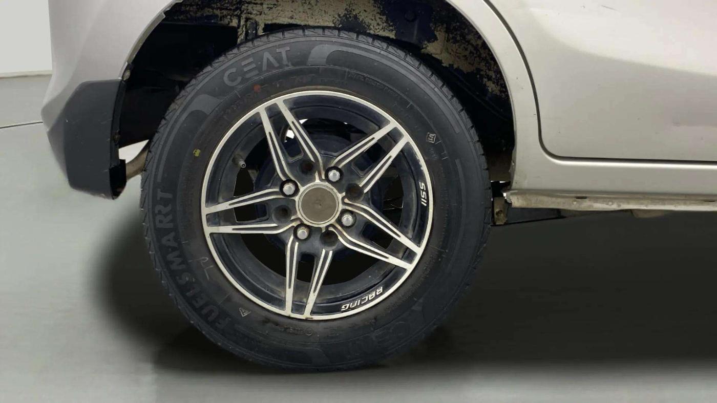 2019 Maruti Alto VXI, Petrol, Manual, 31,354 km, Right Rear Wheel