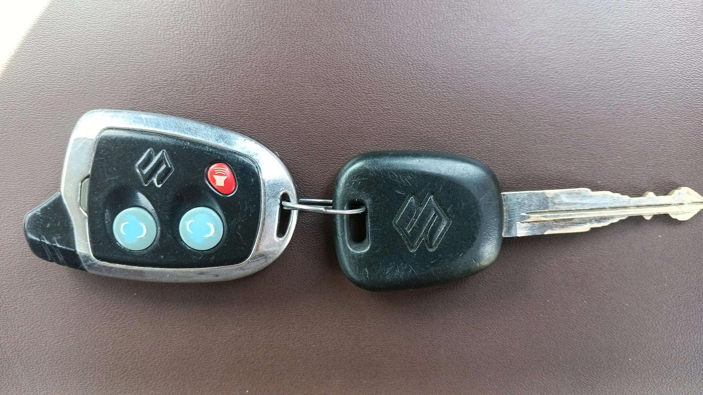 2021 Maruti Swift LXI, CNG, Manual, 38,923 km, Key Close Up