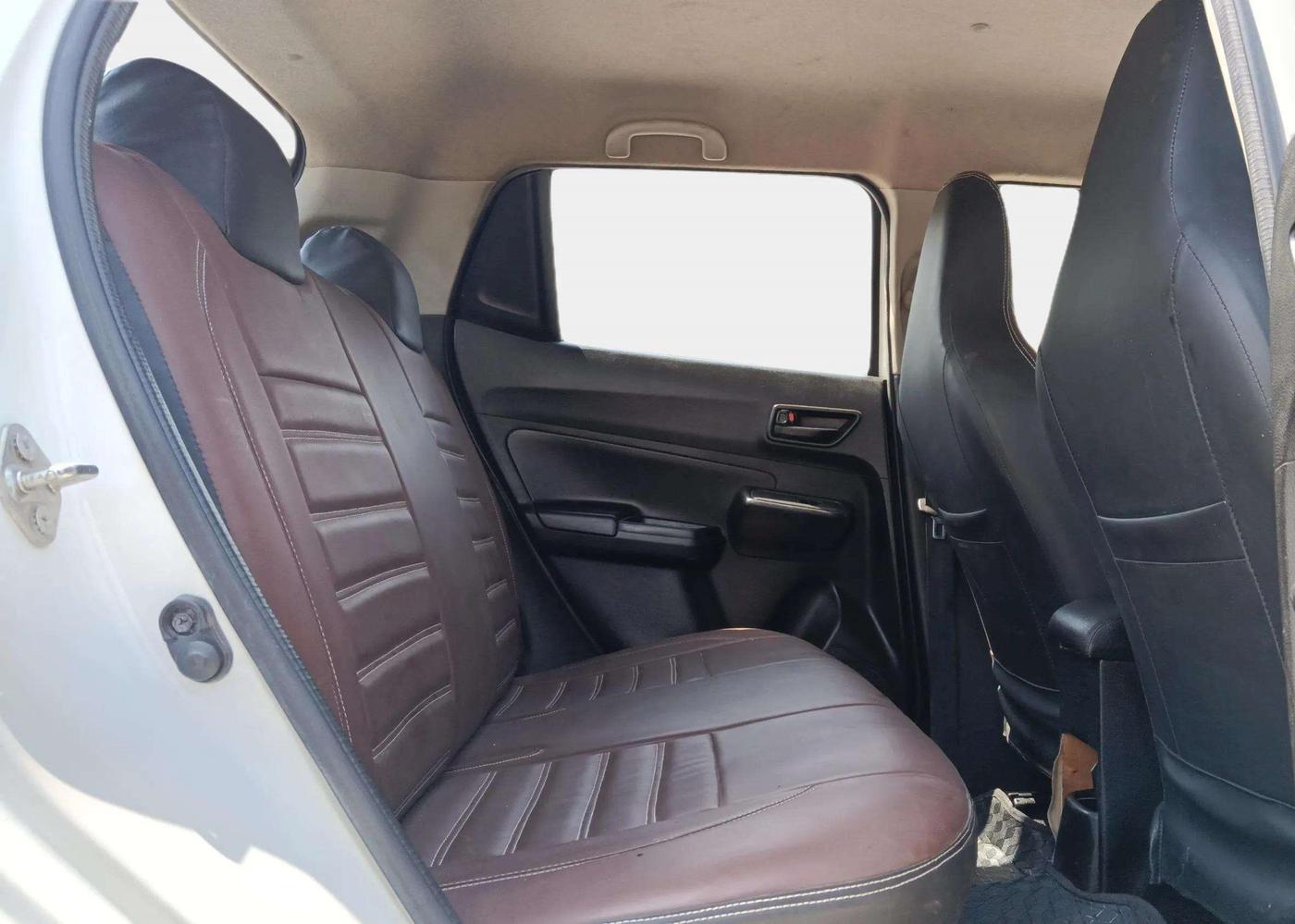2021 Maruti Swift LXI, CNG, Manual, 38,923 km, Right Side Rear Door Cabin