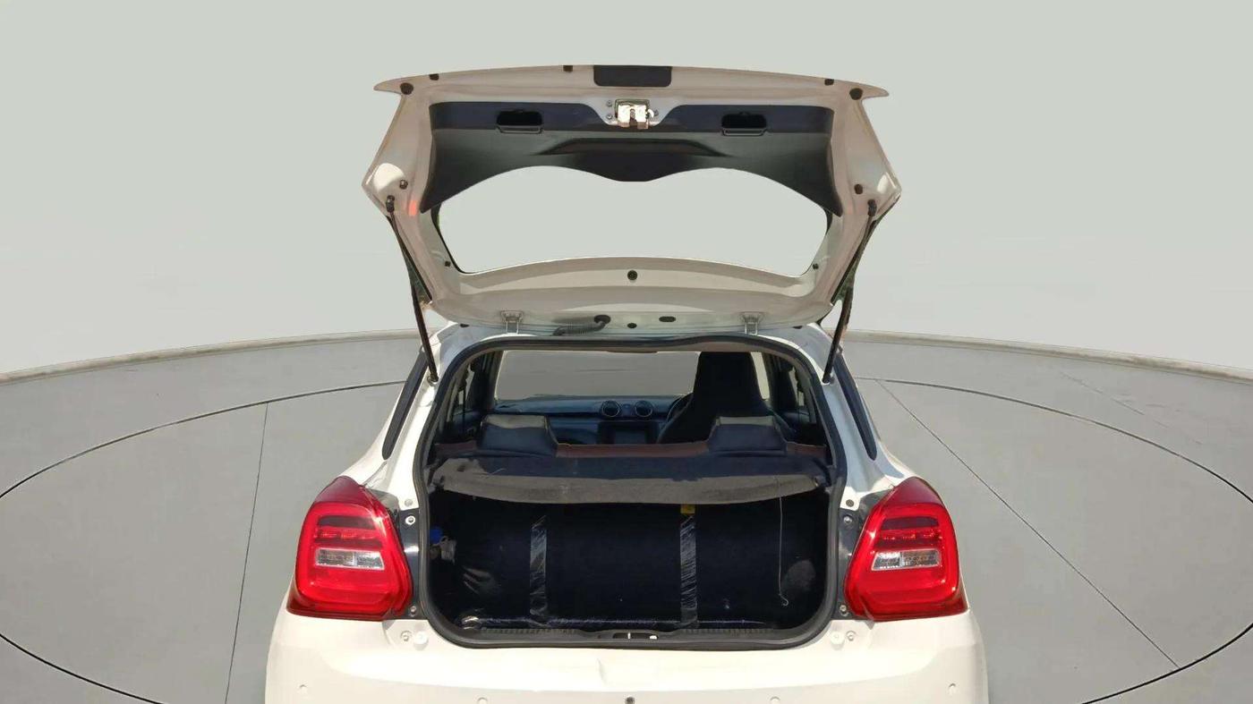 2021 Maruti Swift LXI, CNG, Manual, 38,923 km, Boot Door Open