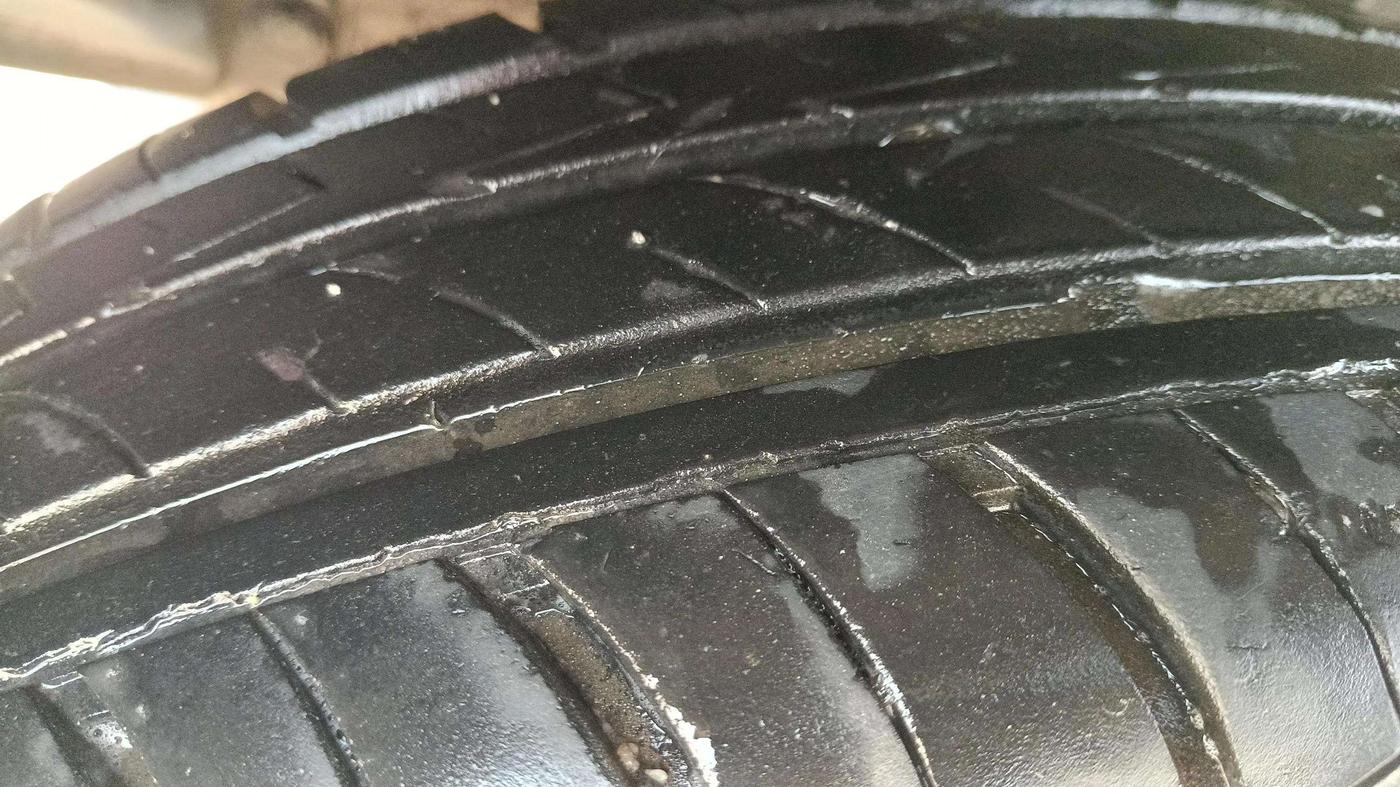 2021 Maruti Swift LXI, CNG, Manual, 38,923 km, Right Rear Tyre Tread