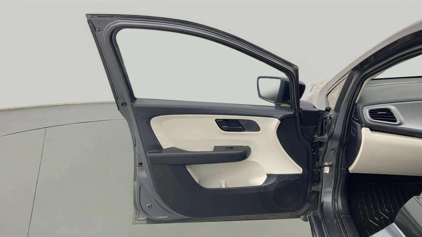 2022 Tata ALTROZ XM PLUS PETROL, Petrol, Manual, 17,874 km, LHS Front Door