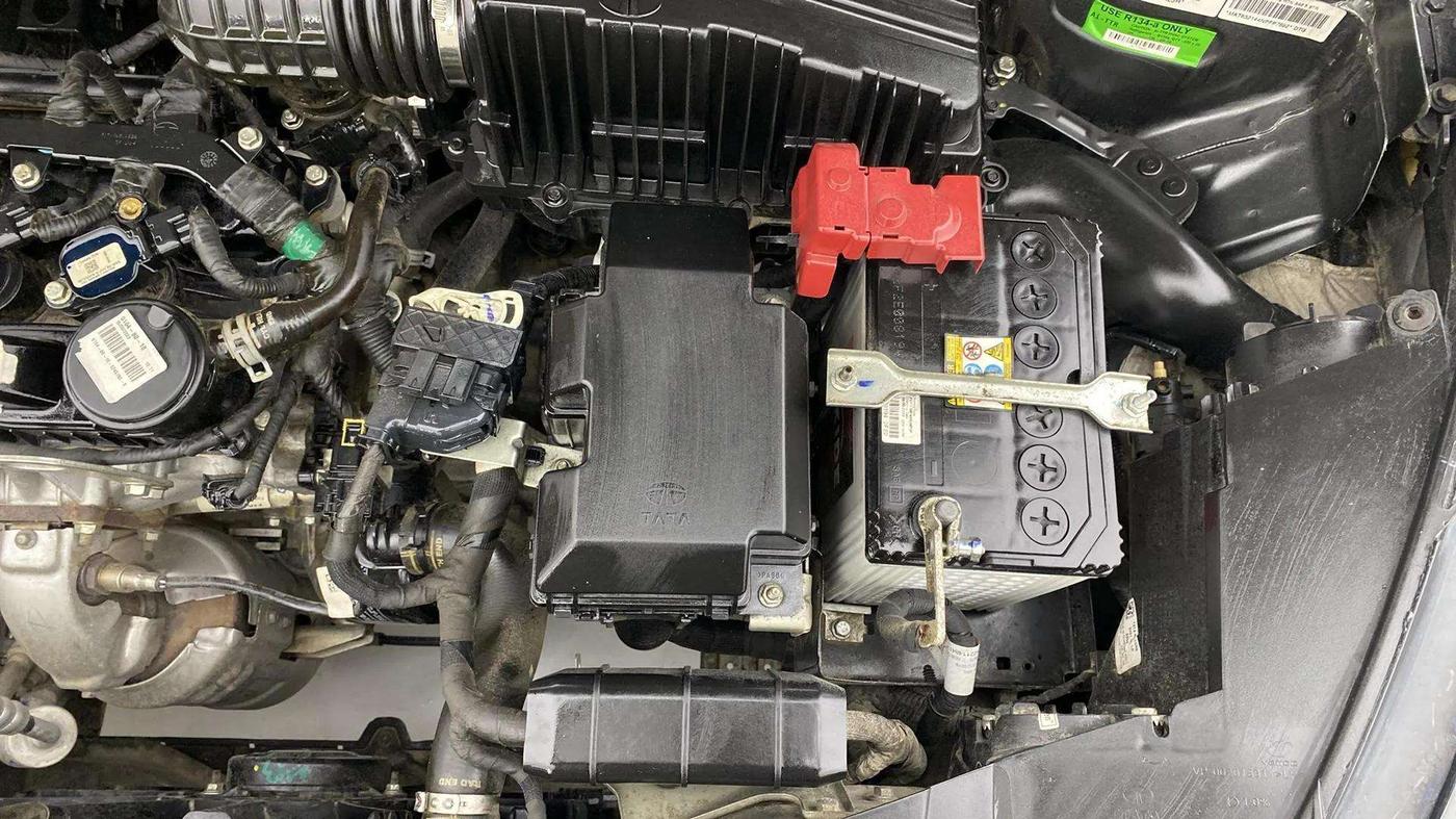 2022 Tata ALTROZ XM PLUS PETROL, Petrol, Manual, 17,874 km, Engine View - Left