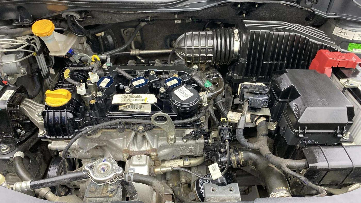 2022 Tata ALTROZ XM PLUS PETROL, Petrol, Manual, 17,874 km, Engine View