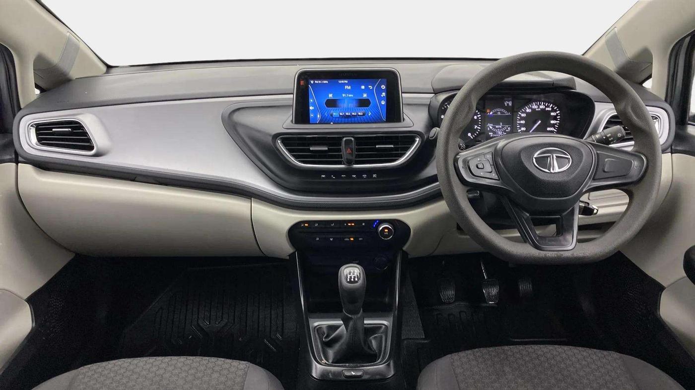 2022 Tata ALTROZ XM PLUS PETROL, Petrol, Manual, 17,874 km, Dashboard