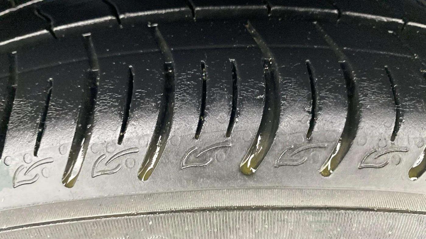 2022 Tata ALTROZ XM PLUS PETROL, Petrol, Manual, 17,874 km, Right Rear Tyre Tread