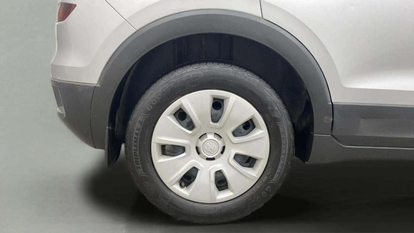 2021 Skoda KUSHAQ ACTIVE 1.0L TSI MT, Petrol, Manual, 47,658 km, Right Rear Wheel
