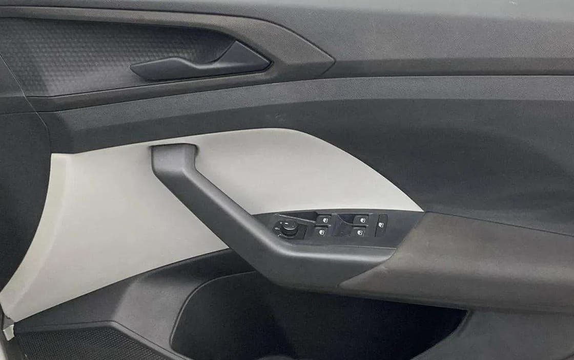 2021 Skoda KUSHAQ ACTIVE 1.0L TSI MT, Petrol, Manual, 47,658 km, Driver Side Door Panels Control