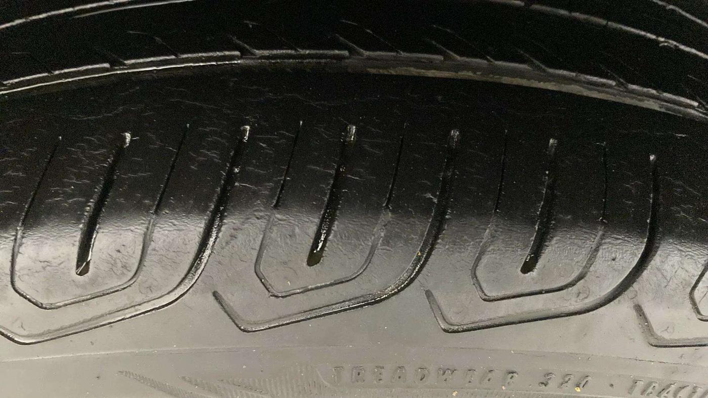 2021 Skoda KUSHAQ ACTIVE 1.0L TSI MT, Petrol, Manual, 47,658 km, Right Rear Tyre Tread